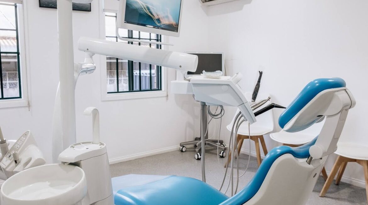 How Long Does Professional Teeth Bleaching Last?