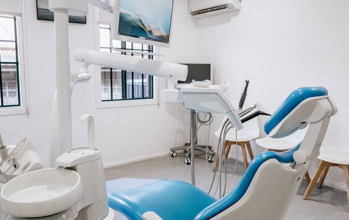 How Long Does Professional Teeth Bleaching Last?